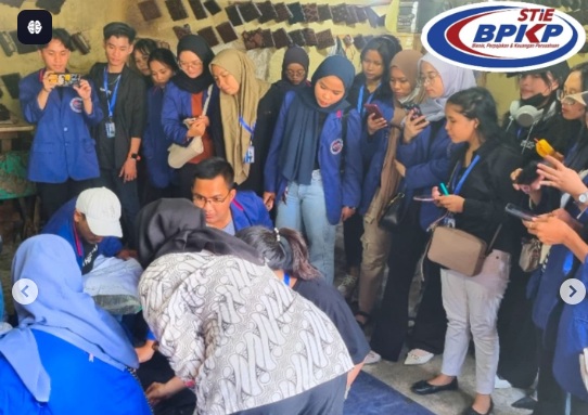 Study dan Seminar di Kampung Batik Trusmi Cirebon Study dan Seminar di Kampung Batik Trusmi Cirebon